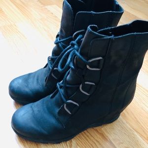 Sorel Joan of arctic wedge boots in black